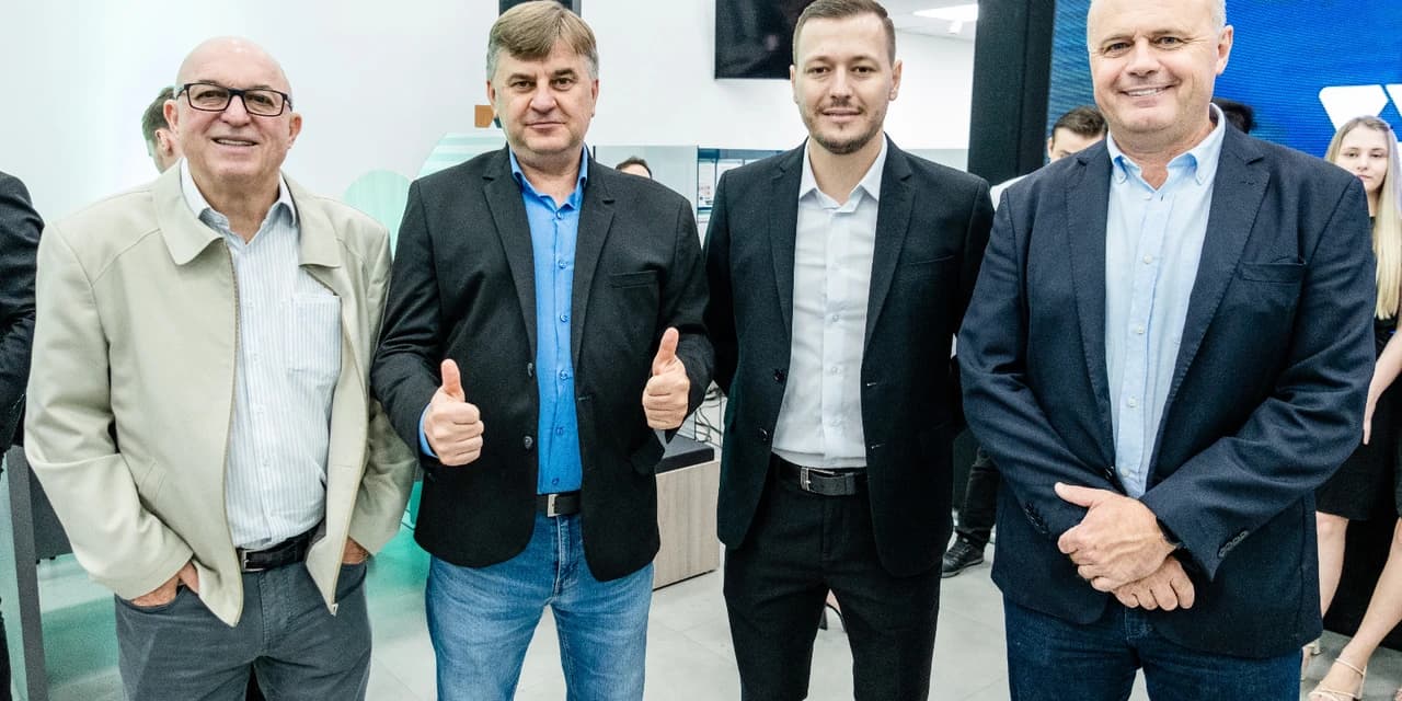 Vereador Maurício Bosak prestigiou a inauguração da segunda agência do Sicoob em Prudentópolis