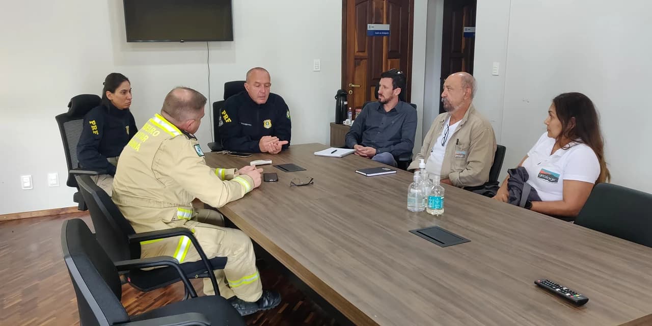 Reunião define que rodovia só será liberada após análise técnica pelo DNIT, que demonstre segurança para os usuários