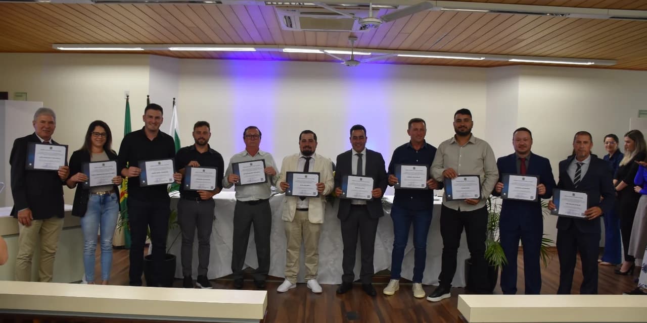 Prefeitos, vice-prefeitos e vereadores eleitos de Guamiranga e Imbituva são diplomados