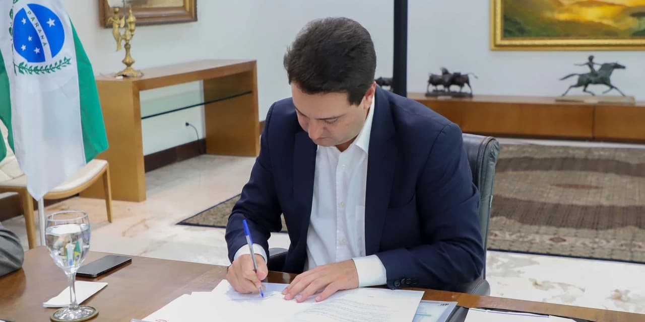 Estado contrata mais 1,1 mil professores e anuncia progressão de 10 mil docentes