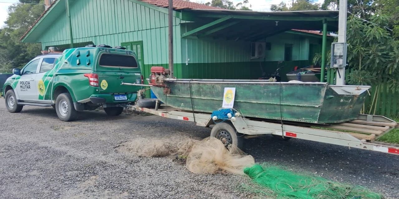 Policia Ambiental prende pescadores em flagrante na Lapa