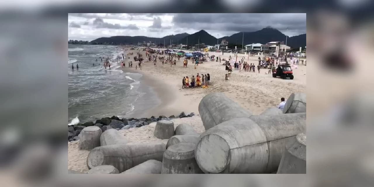 Três jovens morrem afogados nas praias do Paraná em minutos