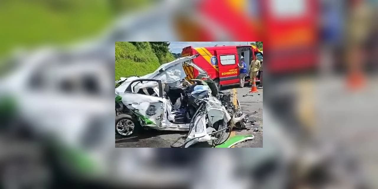 Carro da Secretaria de Saúde de General Carneiro fica destruído em acidente em Curitiba