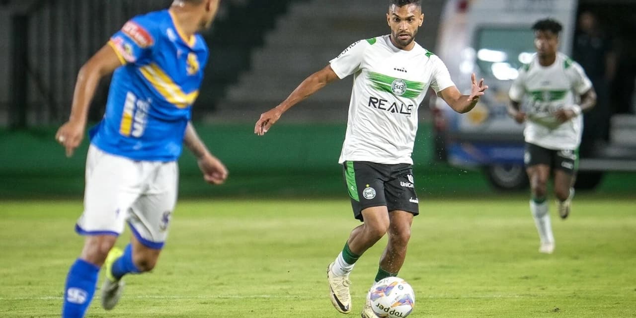 No Couto Pereira, Coritiba vence a primeira partida no Paranaense 2025