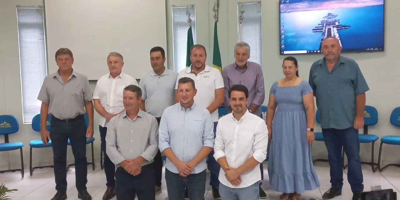 Prefeito de Rio Azul Leandro Jasinski assume a presidência da Amcespar. VIDEO!