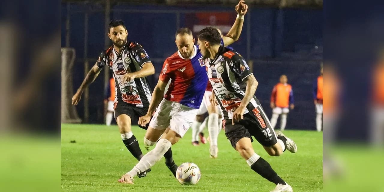 Paraná e Operário empatam na Vila Capanema pelo Paranaense