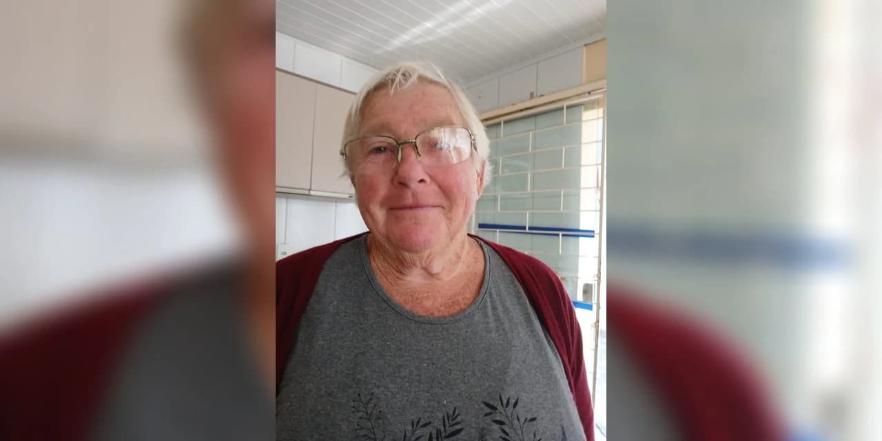 É com pesar que e a Funerária São Josafat comunica o falecimento da Sra Helena Pereira Paiva aos 72 anos de idade.