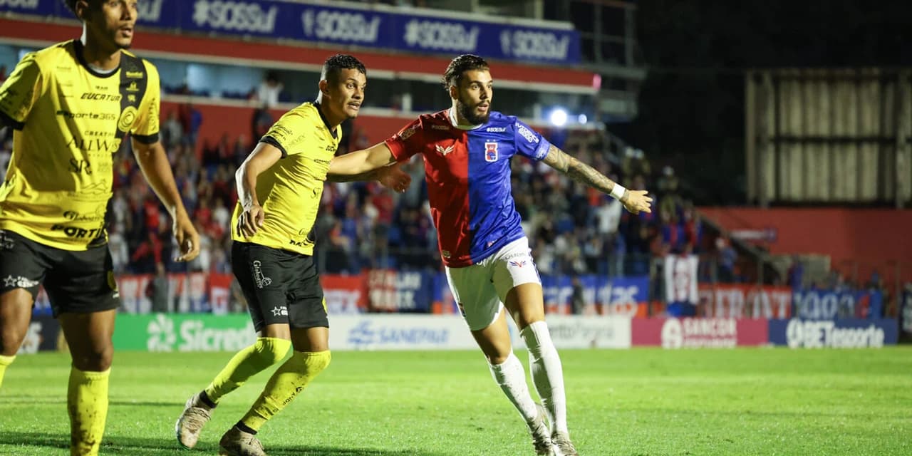 Paraná e Cascavel empatam sem gols na Vila Capanema