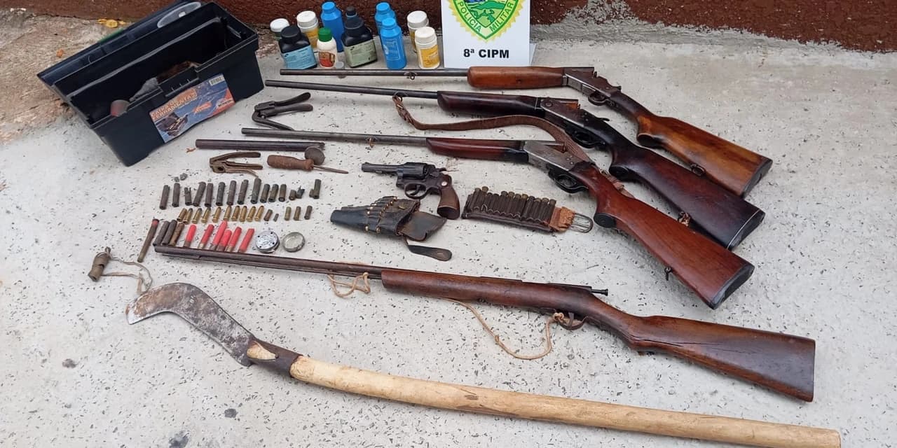 Em Ivaí polícia militar apreende várias armas e munições