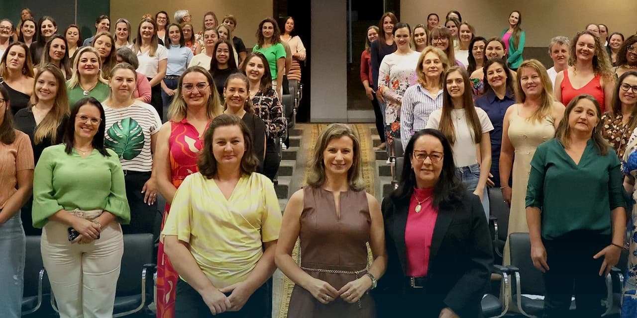 Evento em homenagem aos Mês da Mulher é realizado em Prudentópolis