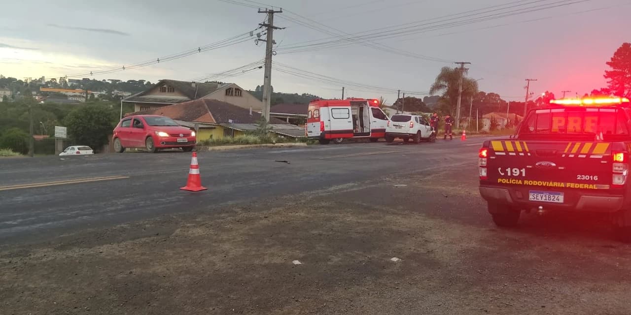 PRF regista colisão transversal na BR-153 em Rio Azul