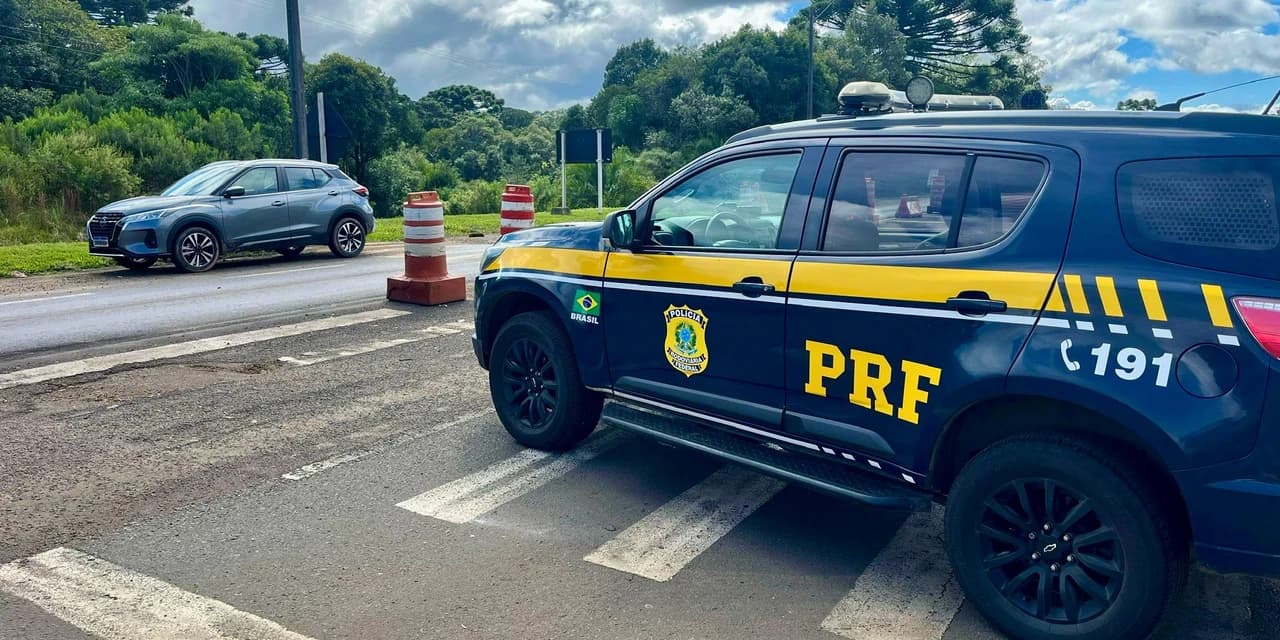 PRF recupera veículo com registro de furto na BR-277, em Guarapuava
