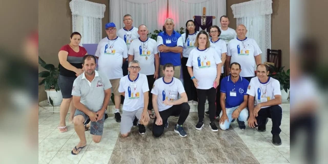Grupo do Terço dos Homens faz visita missionária na localidade Linha Santo Antônio, em Prudentópolis