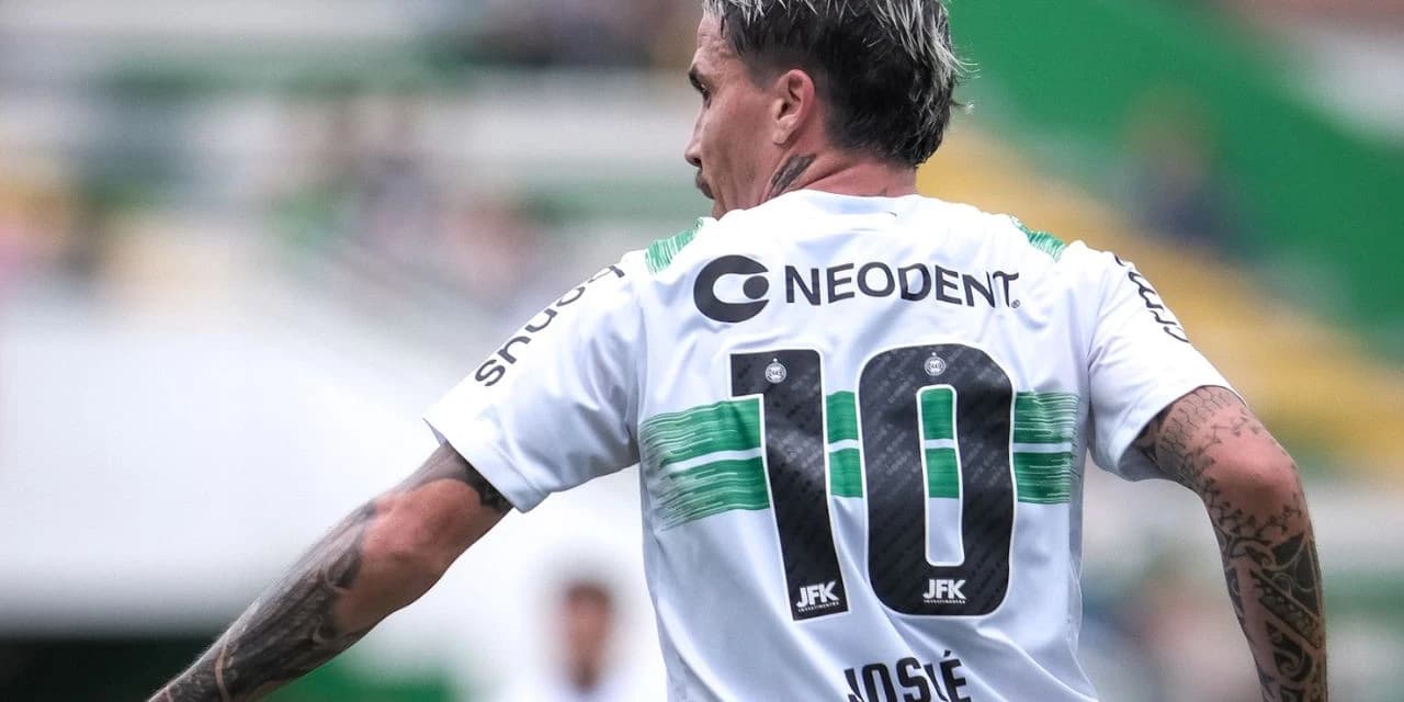 Coritiba bate a Chape na Arena Condá e segue 100% na Série B