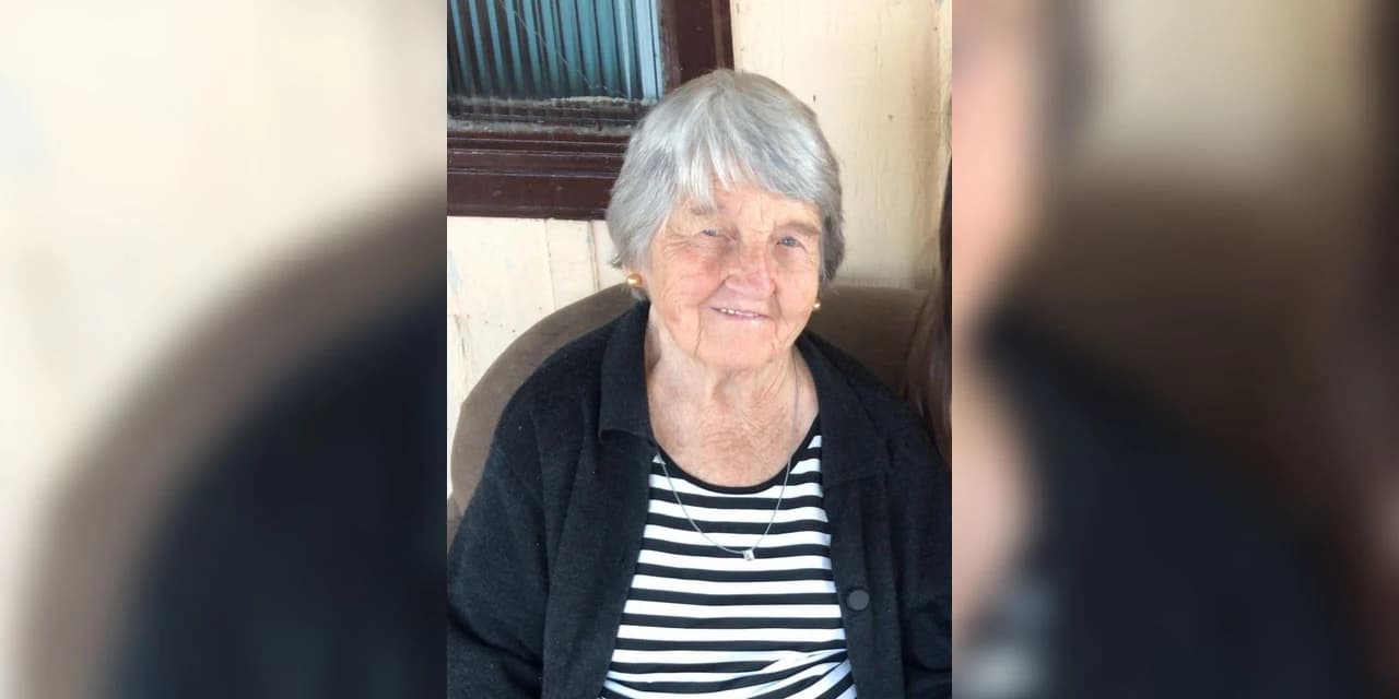 É com pesar que a Funerária São João e o Plano UNI PAZ, comunicam o falecimento da Sra. Julia Korchak Ramos.