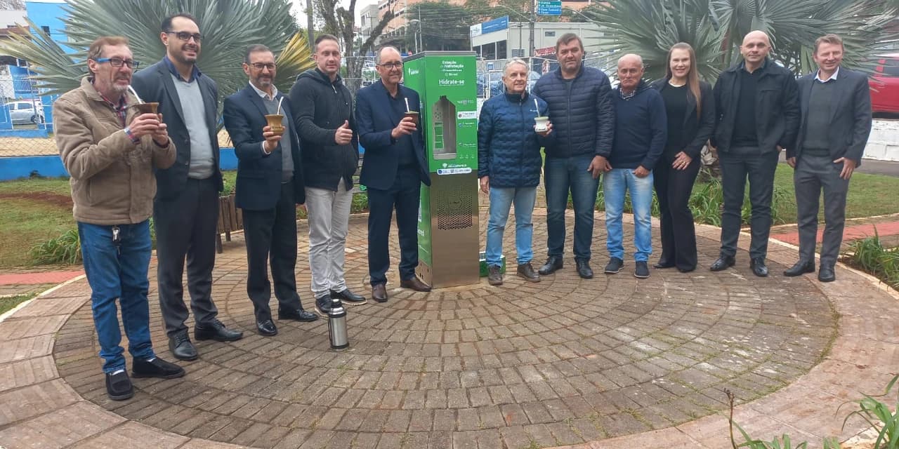 Prefeitura e Sicredi Centro Sul inauguram estação de hidratação em Prudentópolis. VÍDEO!