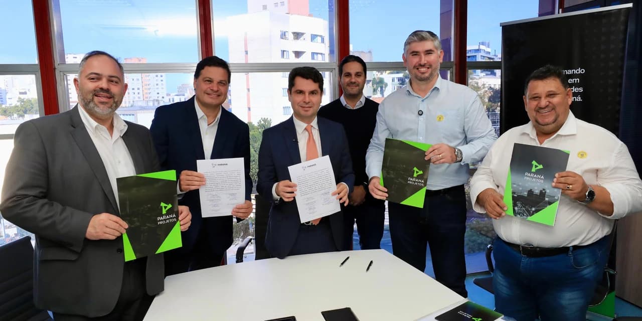 Artagão Júnior participa da assinatura de autorização para projeto de pavimentação da PR-535, entre Cândido de Abreu e Rio Branco do Ivaí