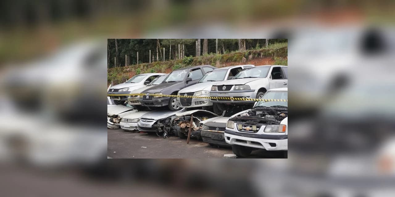 DER/PR vai leiloar 1.046 sucatas de veículos divididas em 103 lotes em julho