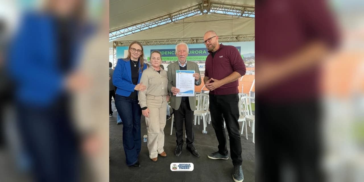 Gestão Municipal de Fernandes Pinheiro entrega carta compromisso ao Governo do Estado para restauração do Casarão de Florestal