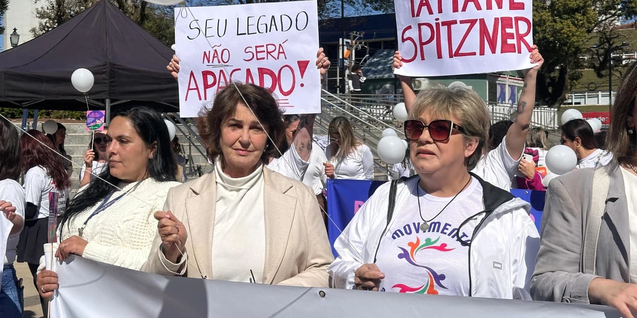 Autora da lei que criou a data, Cristina Silvestri participa de manifestação no Dia de Combate ao Feminicídio