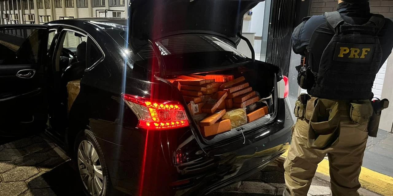 PRF apreende quase meia tonelada de maconha e recupera veículo roubado na BR-277, em Guarapuava