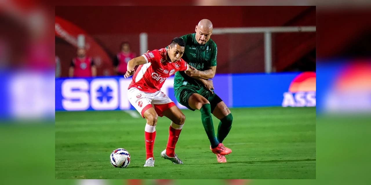 Mesmo com expulsão, Coritiba vence o Vila Nova fora