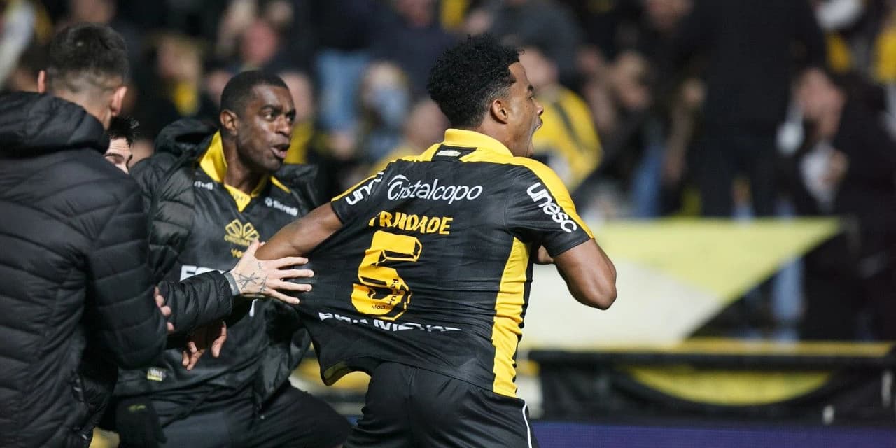 Athletico sofre virada do Criciúma e amplia jejum na Série B