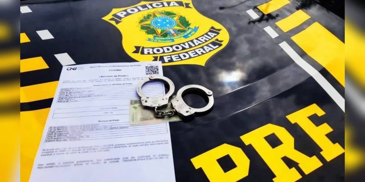 PRF cumpre mandado de prisão durante fiscalização, em Guarapuava