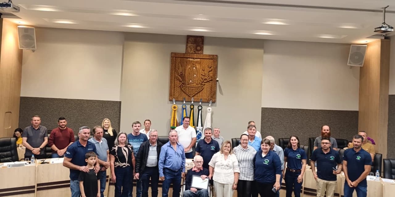 Ex secretário de Agricultura Meron Charnei, recebe Moção de Aplausos pelo trabalho comunitário e de liderança desenvolvido ao longo de sua vida