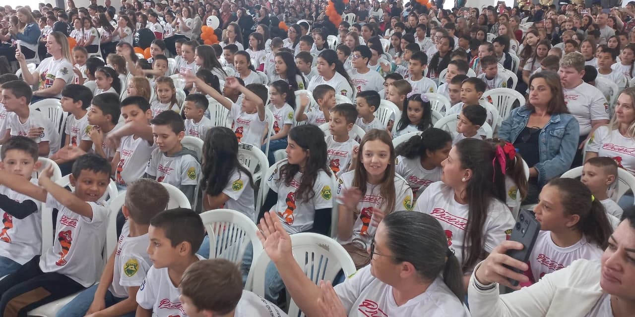 Prefeito Adelmo participa da formatura do PROERD e destaca a importância do programa. VÍDEO!