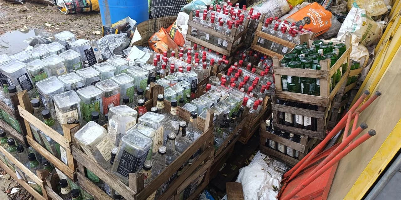 PCPR destrói 300 mil garrafas em operação contra bebidas irregulares em Curitiba e RMC