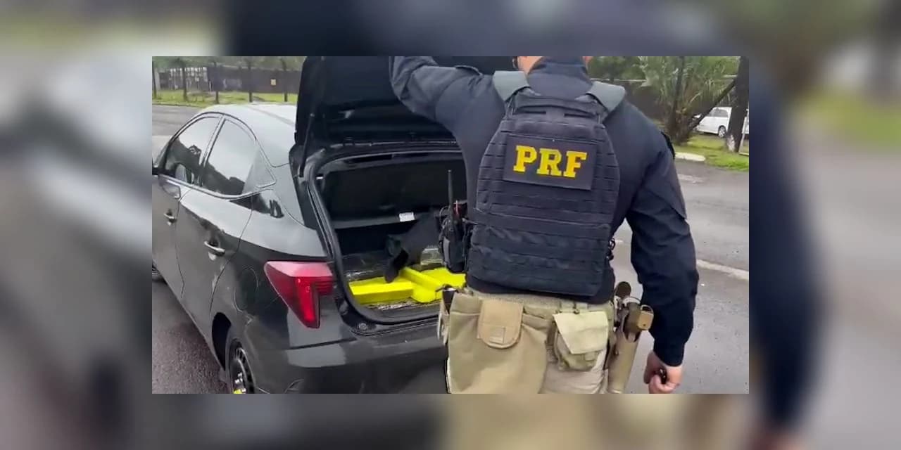 PRF apreende mais de 300 kg de maconha após fuga em alta velocidade em Guarapuava