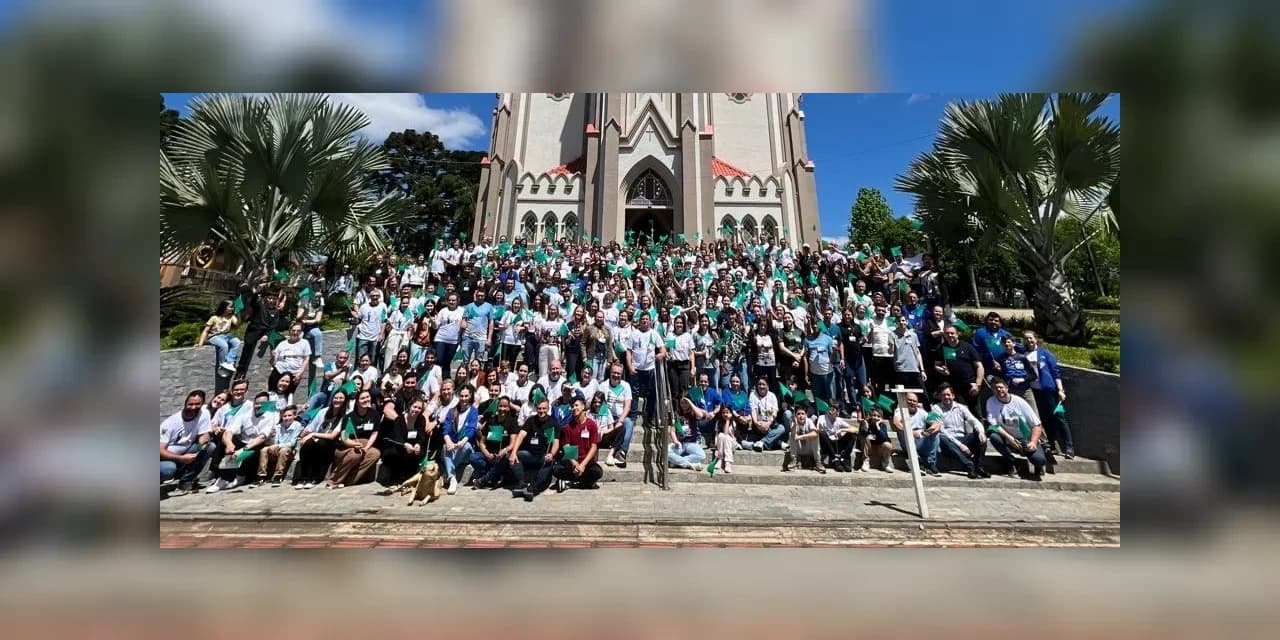 O domingo, 19 de outubro, foi marcado por um grande movimento de fé e evangelização em Prudentópolis
