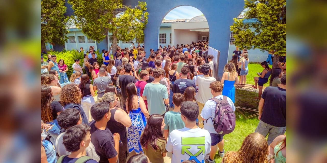 Cerca de 14 mil candidatos realizam o PSS da Universidade Estadual de Ponta Grossa