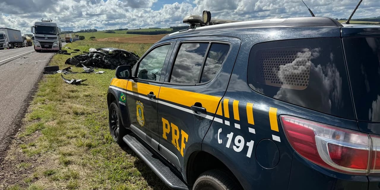 Acidente na BR-277 em Guarapuava envolvendo três veículos deixou duas pessoas com lesões graves