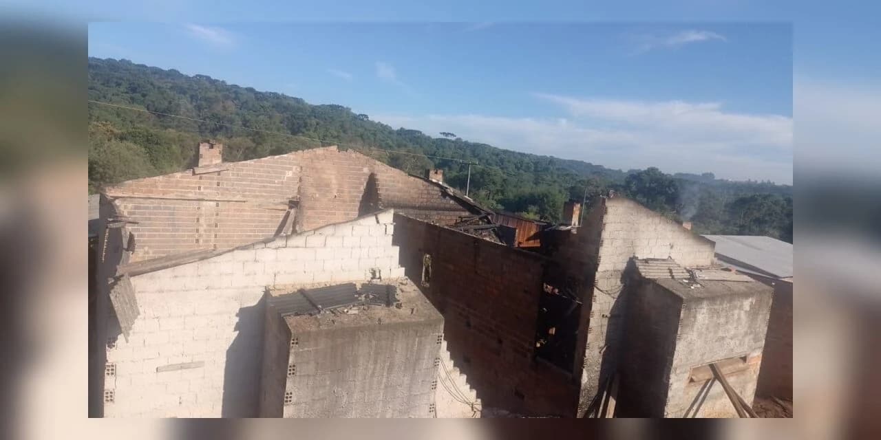 Incêndio destrói estufa e queima cerca de 1 tonelada de fumo em São João do Triunfo
