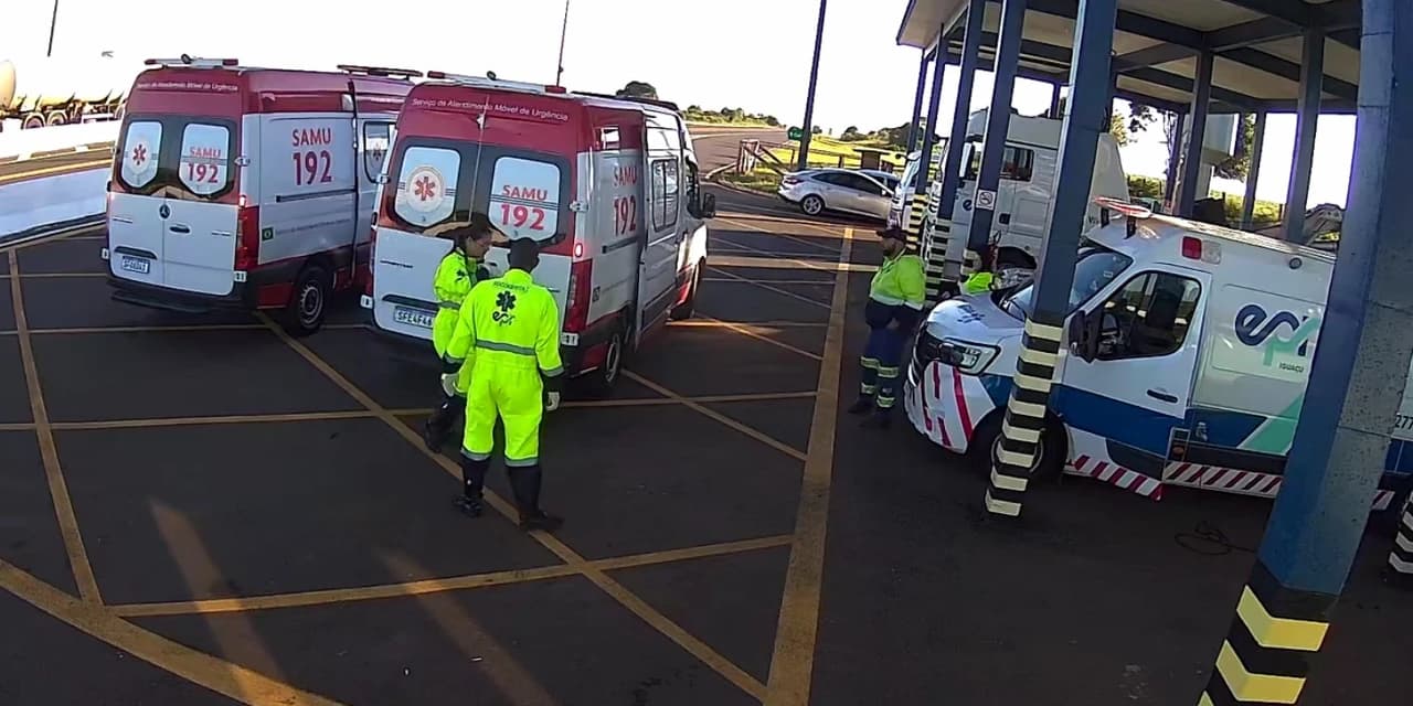 Socorristas da EPR Iguaçu atendem gestante de gêmeos e auxiliam no parto de um dos bebês