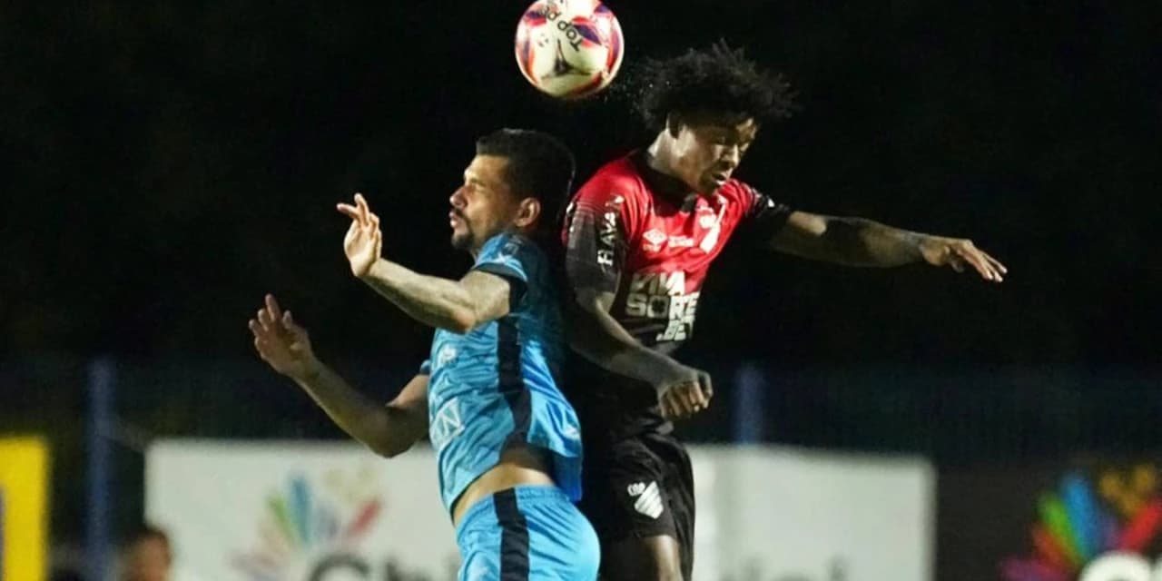 Azuriz vence o Athletico de virada e garante a classificação