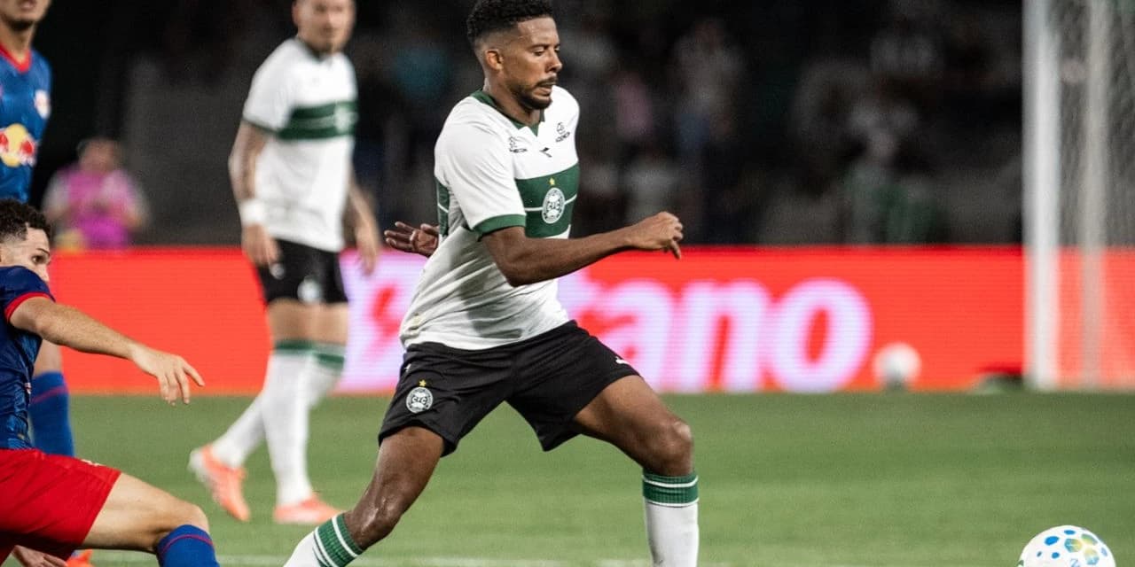 Com um a menos, Coritiba perde para o RB Bragantino na estreia do Brasileirão