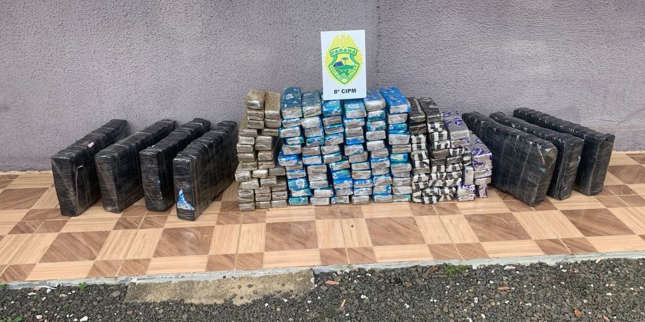 Polícia militar realiza expressiva apreensão de entorpecentes durante uma operação de bloqueio em Inácio Martins