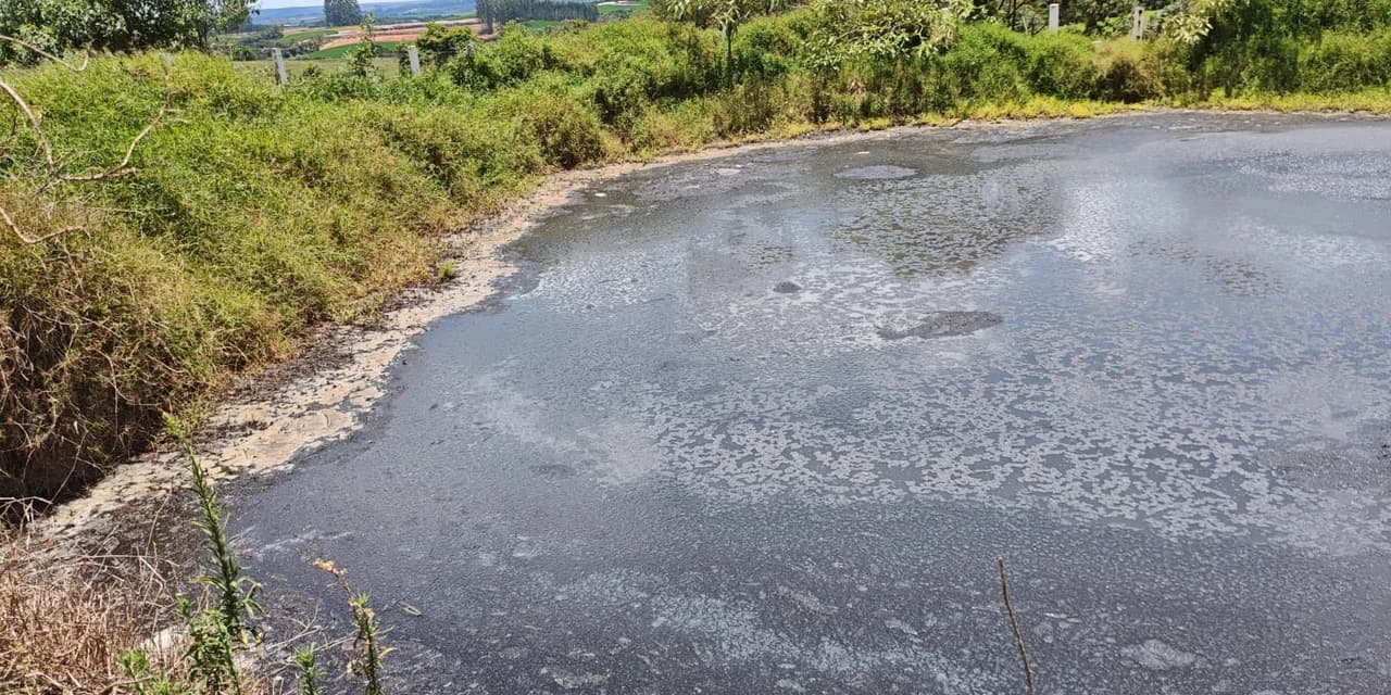 Polícia ambiental flagra poluição ambiental no município de Castro