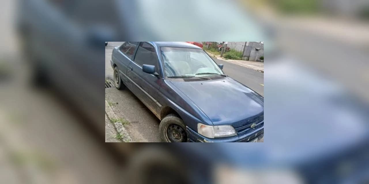 Veículo furtado é encontrado abandonado na estrada rural na localidade de Vista Alegre