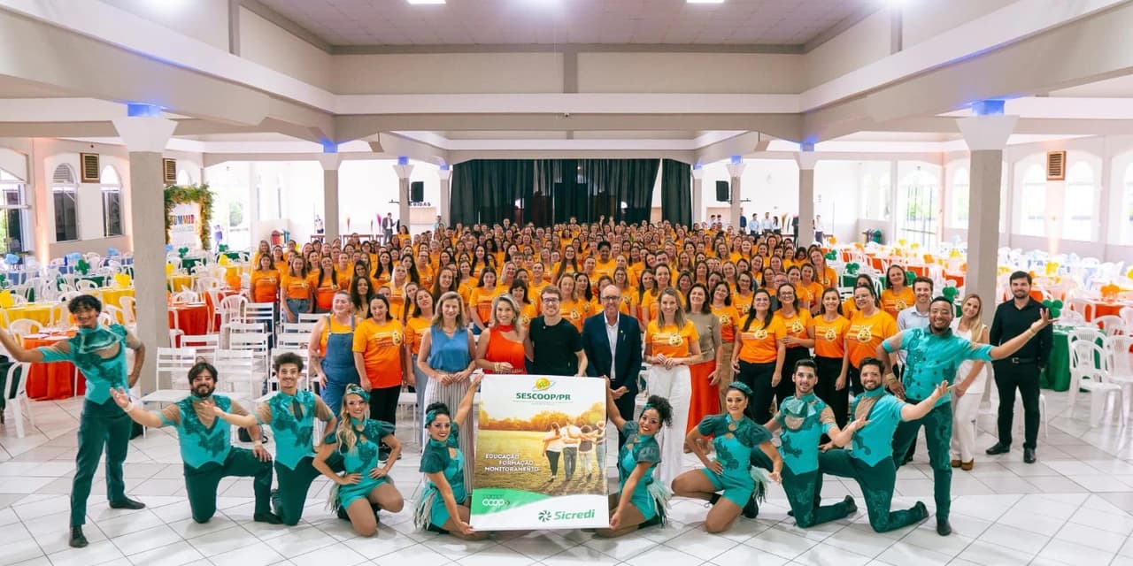 Evento do programa A União Faz a Vida do Sicredi Centro Sul PR/SC/RJ reuniu 300 professores em Prudentópolis.