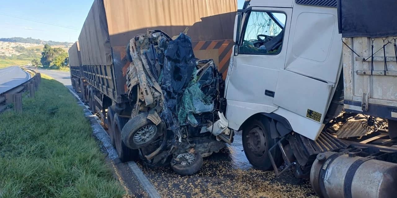 Acidente envolvendo quatro veículos causa duas mortes próximo ao viaduto da Santa Paula em Ponta Grossa