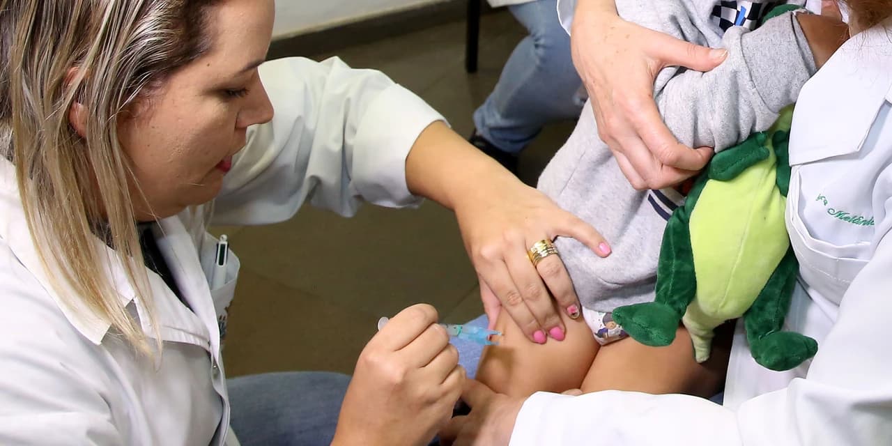 Secretaria da Saúde reforça importância da imunização infantil contra meningite