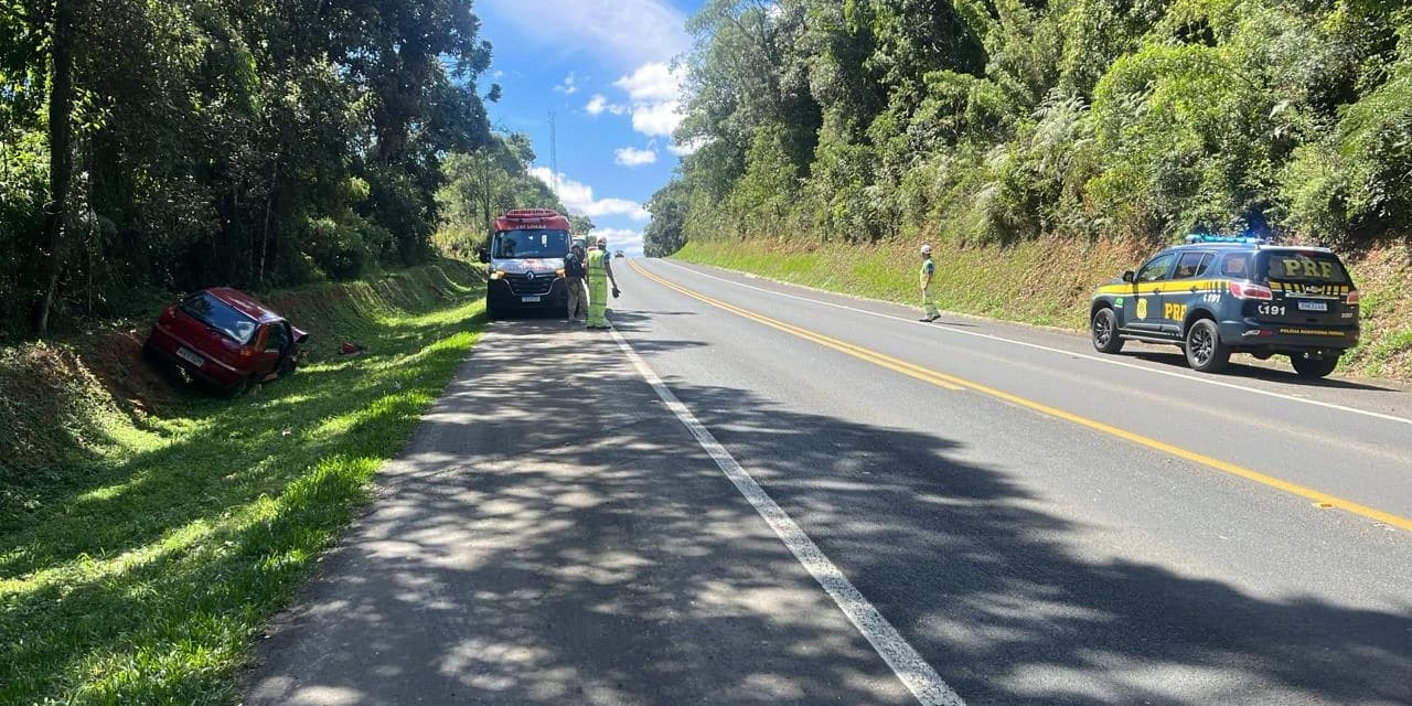 Mulher sofre lesões graves em capotamento na BR-373, em Prudentópolis