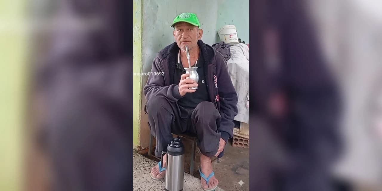 É com pesar que a Funerária São João e o Plano UNI PAZ, comunicam o falecimento do Sr. Carlos Salvador Mouro "Mais conhecido como Carlão Pedreiro".