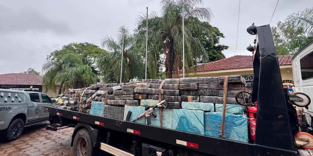 PMPR apreende mais de 5 toneladas de maconha e fuzil em Planaltina do Paraná