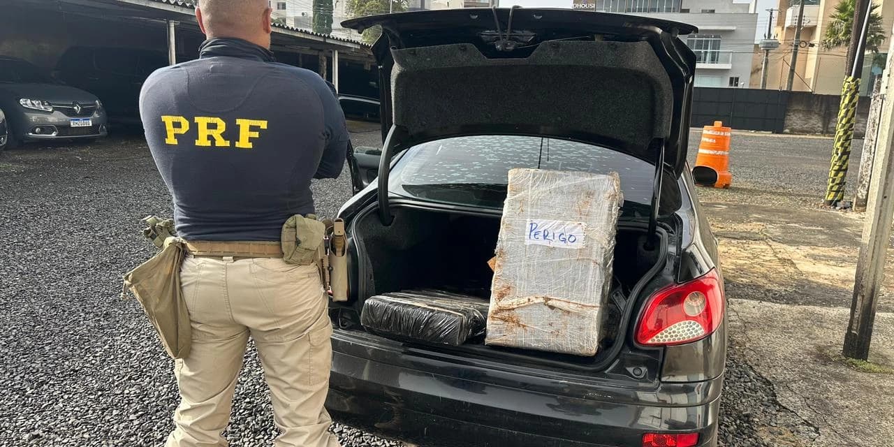 PRF apreende mais de 114 quilos de maconha após fuga na BR-277, em Candói