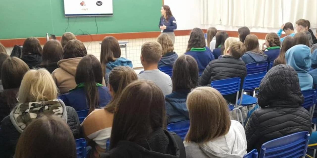 Ações de educação sanitária da Adapar sobre Raiva dos herbívoros foi realizada em Prudentópolis